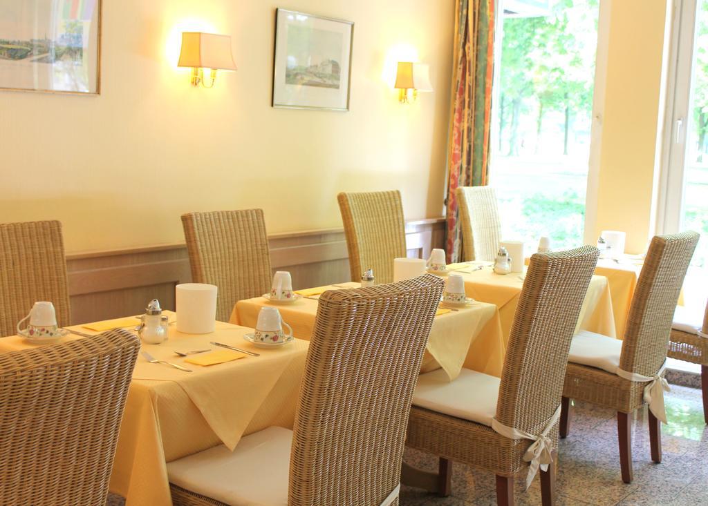 Hotel Eden - Am Hofgarten บอนน์ ภายนอก รูปภาพ