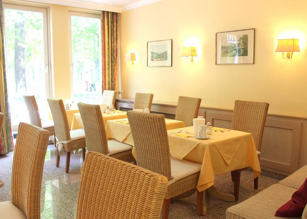 Hotel Eden - Am Hofgarten บอนน์ ภายนอก รูปภาพ