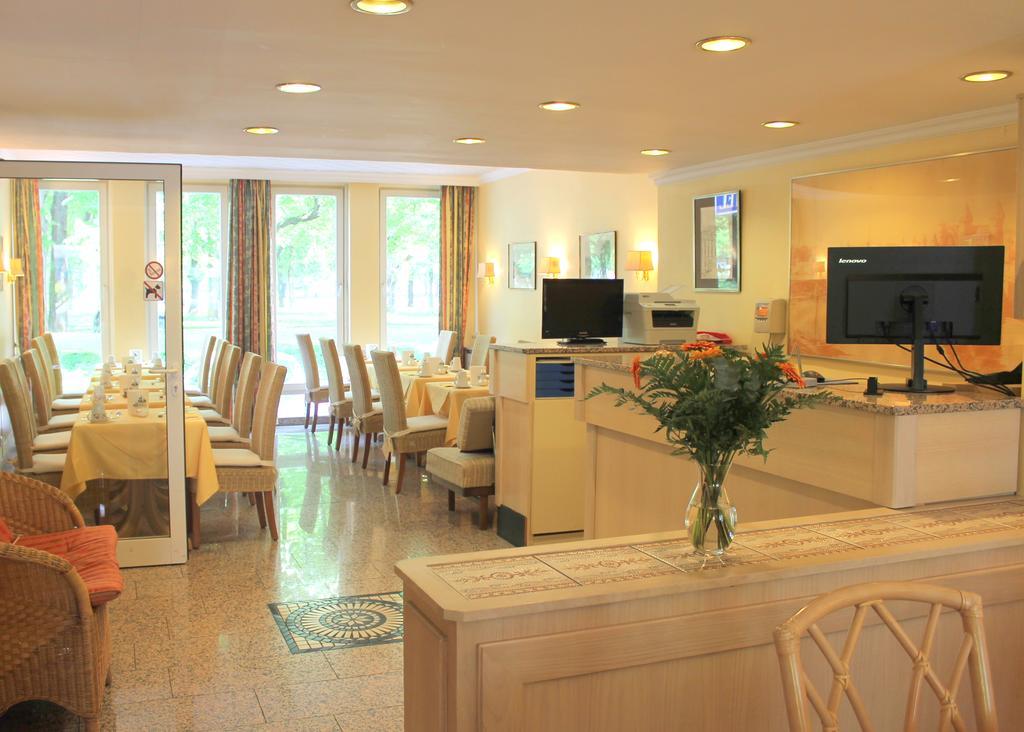 Hotel Eden - Am Hofgarten บอนน์ ภายนอก รูปภาพ